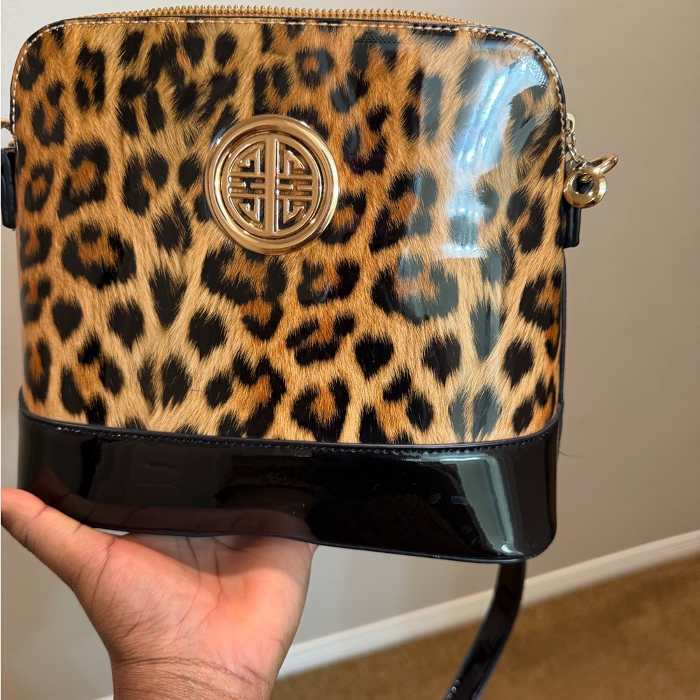 Leopard Print Crossbody Bag with Black Accents - Picture 9 of 10